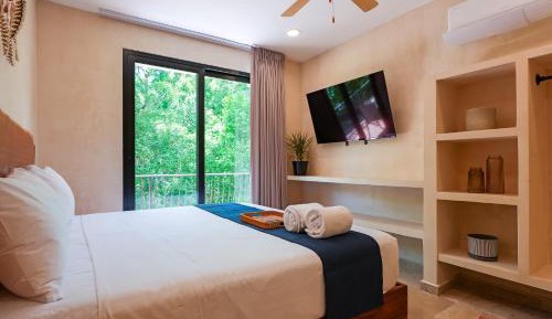 One-Bedroom Apartment with Balcony