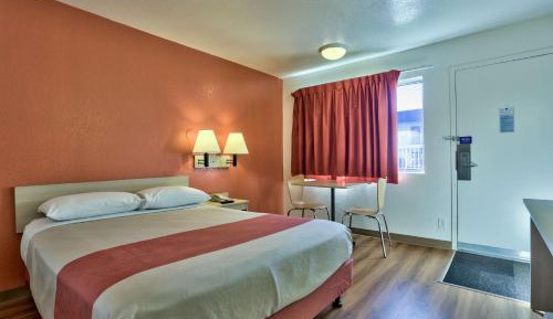 Double Room - Disability Access - Roll In Shower