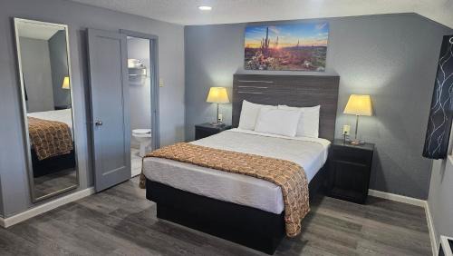Deluxe Queen Room