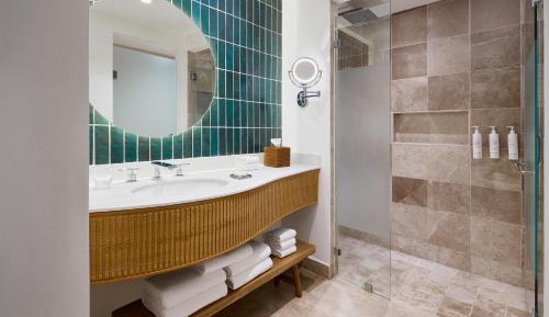 Premium (Swim Up - Adults Only) Guest Room, Pool View, 1 King
