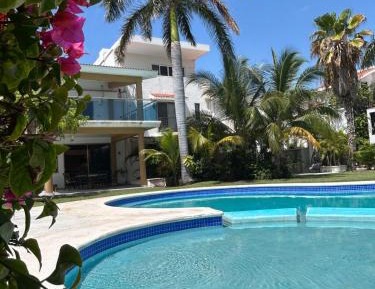 Four-Bedroom Vacation Home