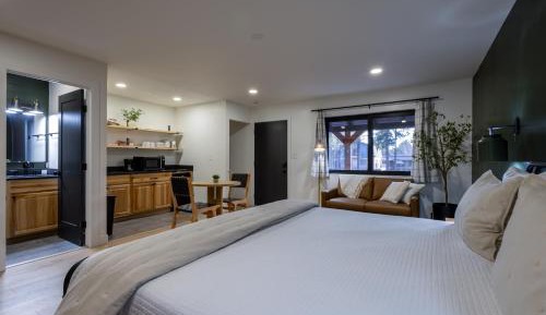 Standard King Room