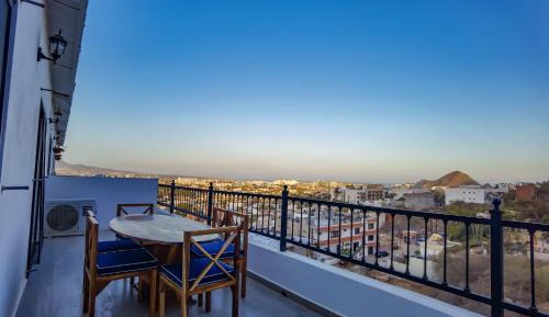 Three-Bedroom Deluxe Apartment