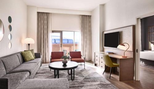 Club King Suite