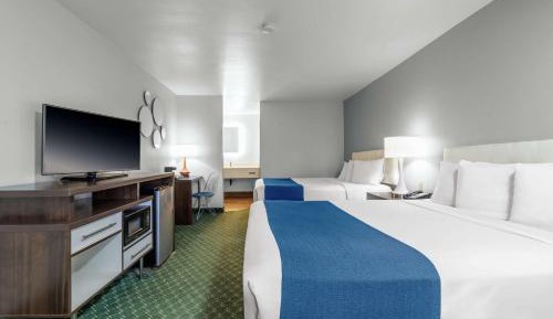 Suite with Two Queen Beds and Tub with Grab Bars - Mobility Accessible/Non-Smoking