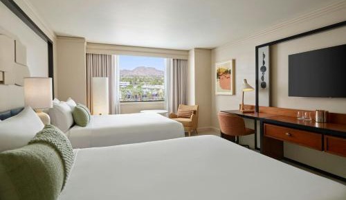 Queen Room with Mountain View