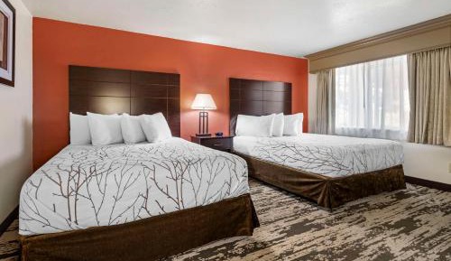 Queen Room with Two Queen Beds and Roll-In Shower - Disability Access/Non-Smoking