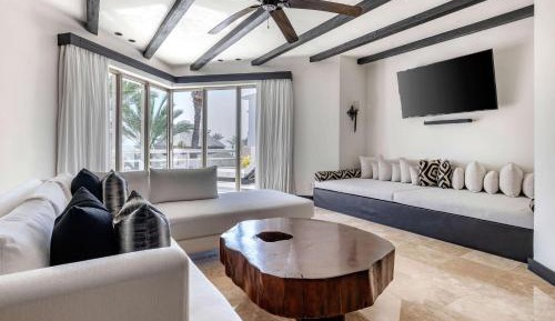 Three bedroom Penthouse with Ocean View