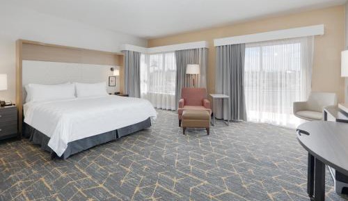 Standard King Room with Pool View