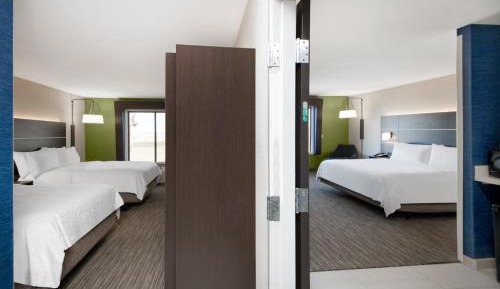 Standard Room with Two Queen Beds