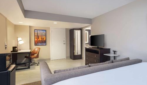 King Studio Suite