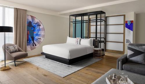 King Studio Suite with Sofa Bed and Oldtown View