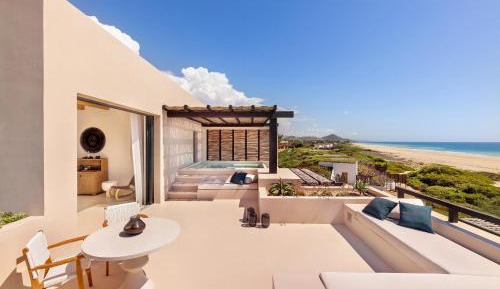 King Suite Penthouse with Ocean View and Plunge Pool - Non-Smoking