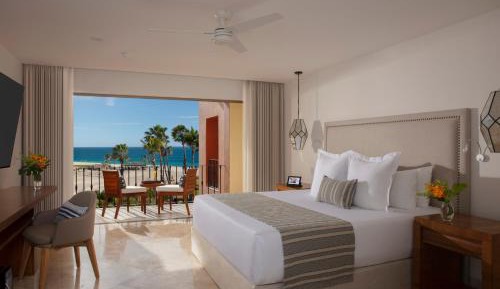 Deluxe Ocean View Room with King Bed
