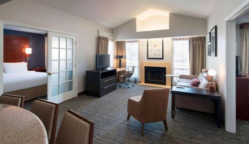 Two Bedroom Suite with Two King Beds 