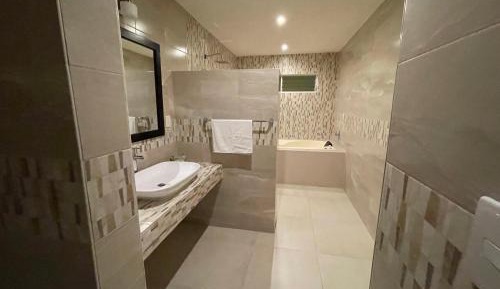 King Suite with Spa Bath