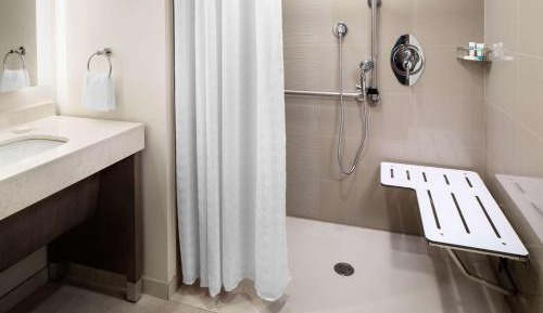 One-Bedroom Suite with Two Queen Beds with Sofa Bed, Kitchen and Roll-In Shower - Disability Access