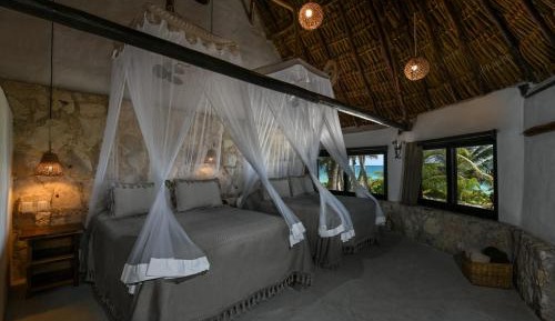 Ocean View 2 Full Beds Bungalow