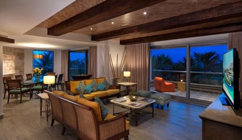 Rock Suite Ocean Front (Two Bedroom) with Personal Assistant
