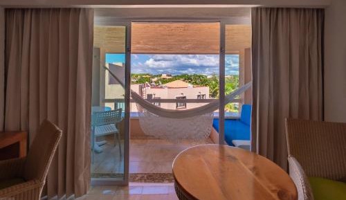 Junior Suite with City View