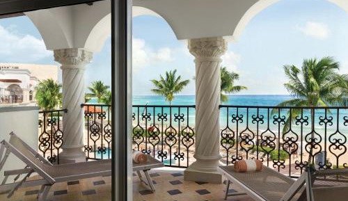 One-Bedroom Suite Oceanfront - 1 King Bed
