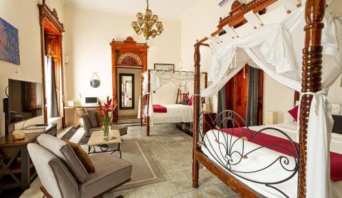 Deluxe Family Suite