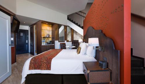 Deluxe Sky Terrace (One Bedroom)