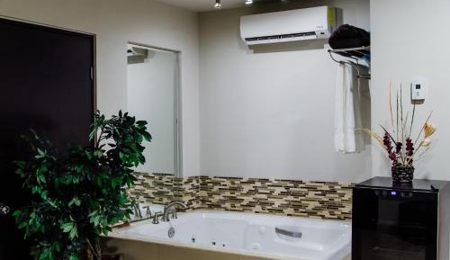 Suite with Spa Bath