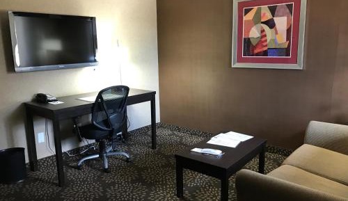 King Suite with Kitchenette - Non-smoking