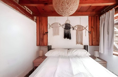 El Santuario Cabin | Hippie Ranch Cabaña en borde de lago