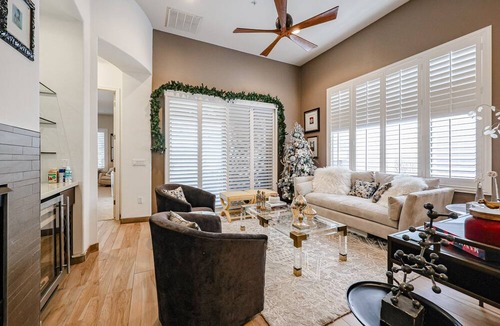 Talon Retreat House | Luxury 3br house w/heated pool + gym!