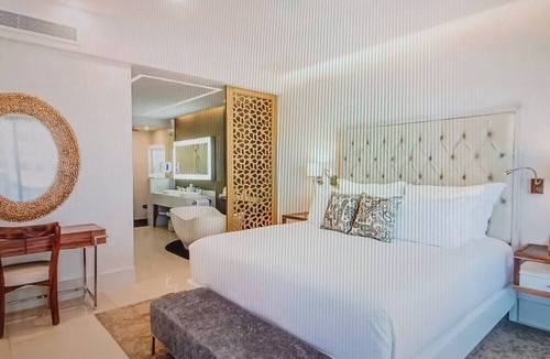 Cabo San Lucas Resort | Garza Luxury Oceanfront meets Los Cabos with 5 Star Resort living