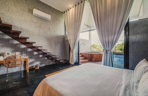 Zona Hotelera Hotel | Exclusive Plunge Pool Villa Rooftop & Beach Access