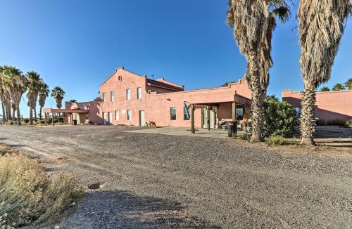 Eleven Mile Corner Apartment | Eloy Desert Oasis w/Courtyard & Pool Access!