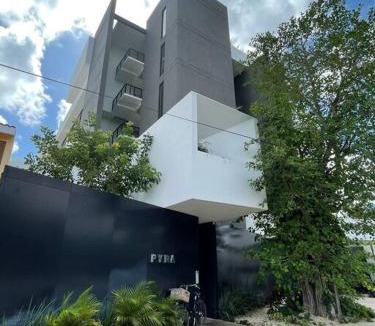 Montecarlo Apartment | New Modern 2Bedroom 2parking City Skyline Park Pool View