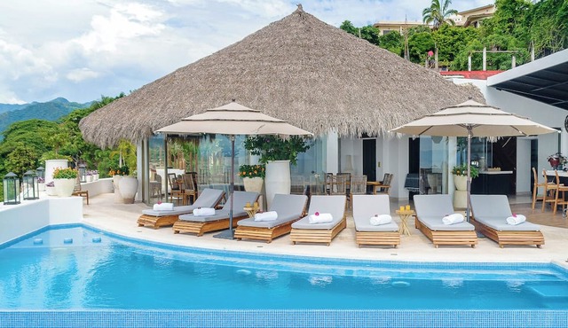 Villa Iris 9BR Modern Villa Weddings + Retreats + Birthday Celebrations