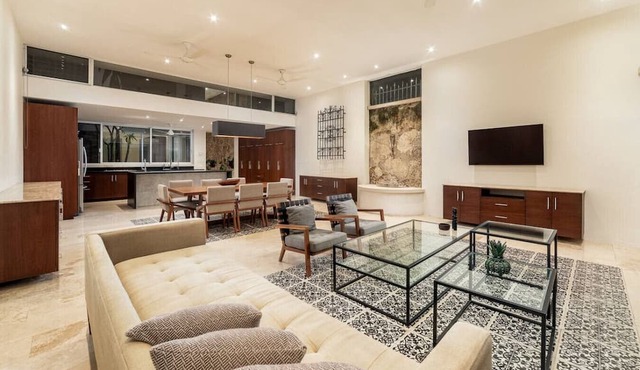 3 bedroom Oasis 1 block from Paseo Montejo