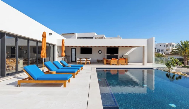 5BR Oceanview Villa-Private Pool Near St. Regis